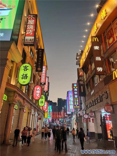 联系深圳外围女商务模特：专业服务，随时待命